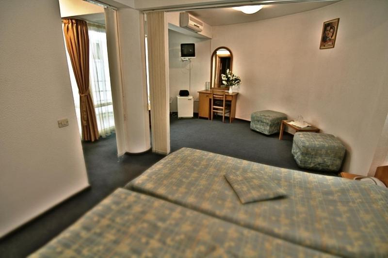 Hotel Star Pitesti Phòng bức ảnh