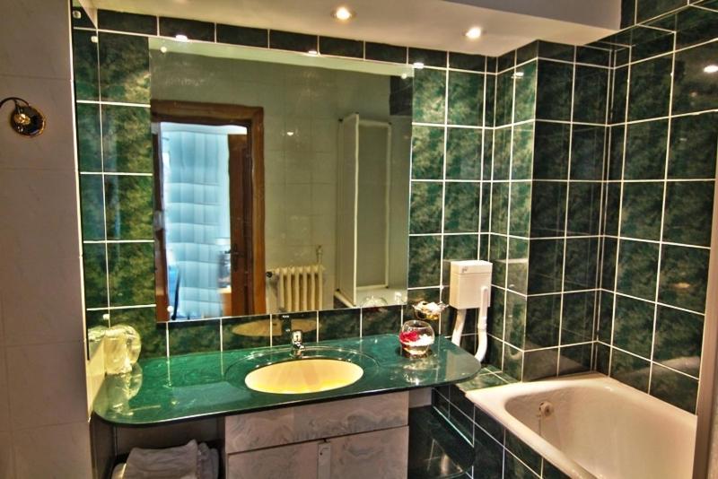 Hotel Star Pitesti Phòng bức ảnh